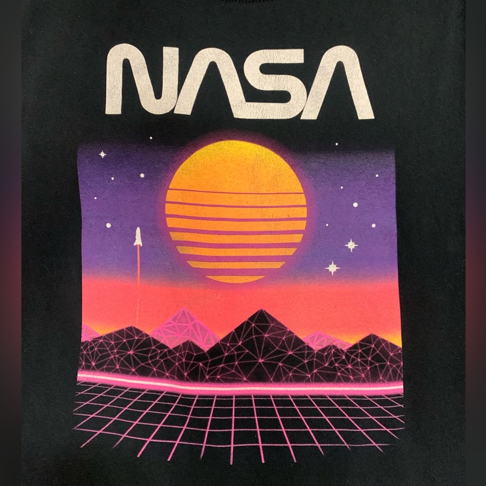 Unisex NASA 80s Retro Graphic T-shirt